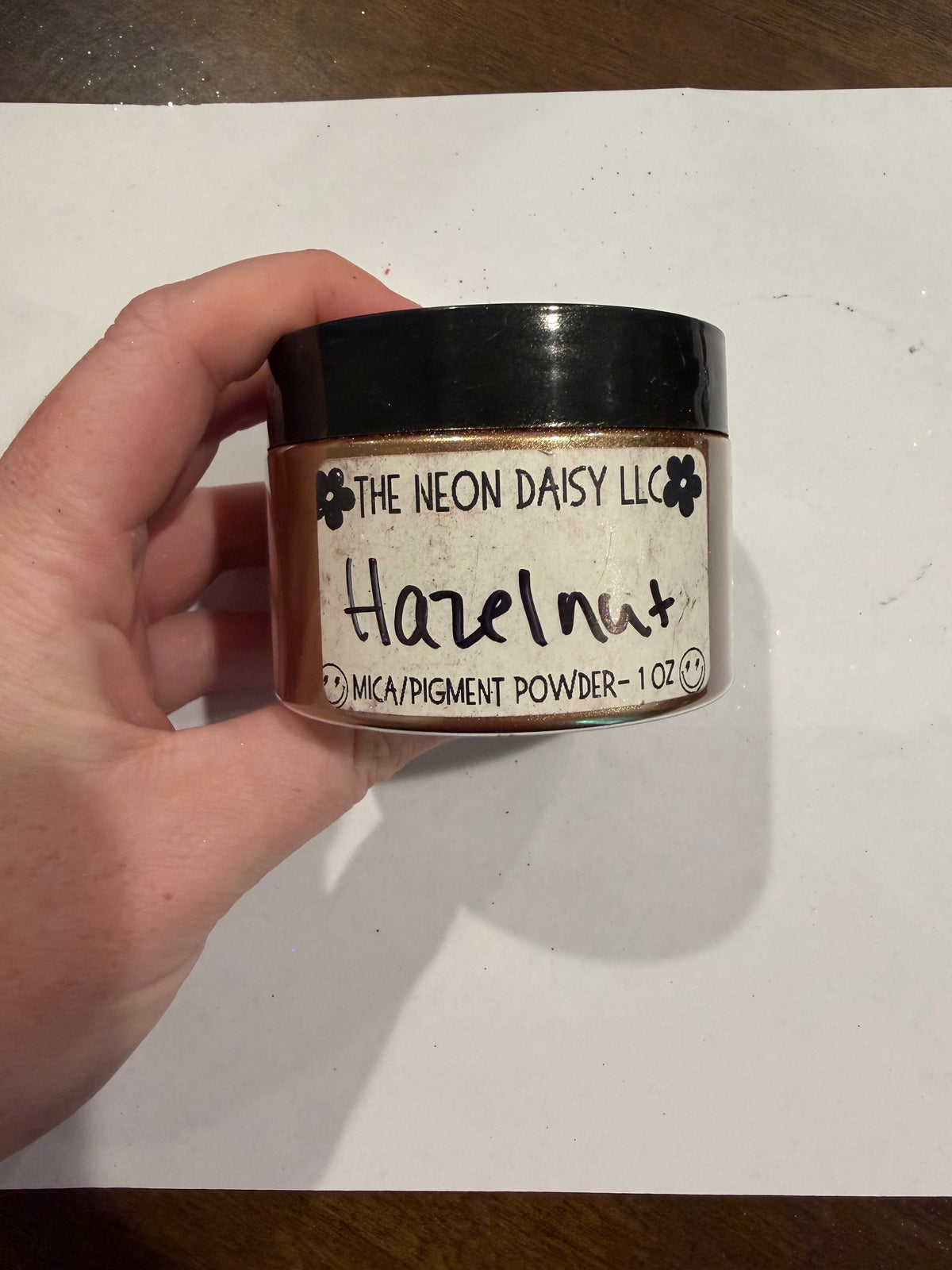 The Neon Daisy- Hazelnut